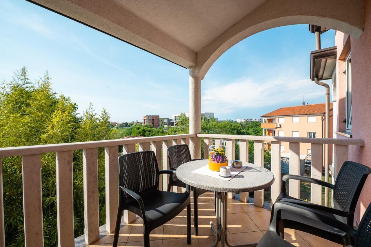 House With Apartments Dragica Umag Luaran gambar
