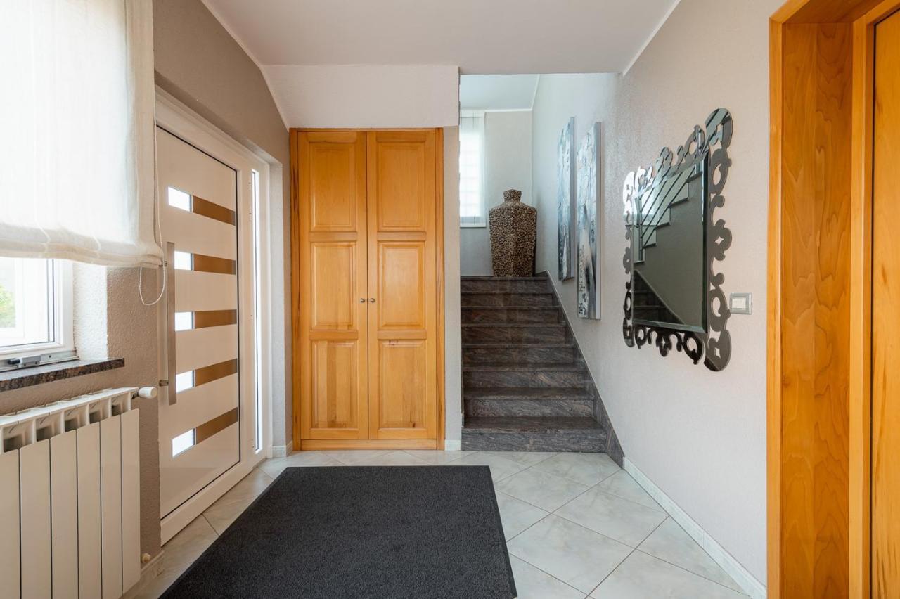 House With Apartments Dragica Umag Luaran gambar