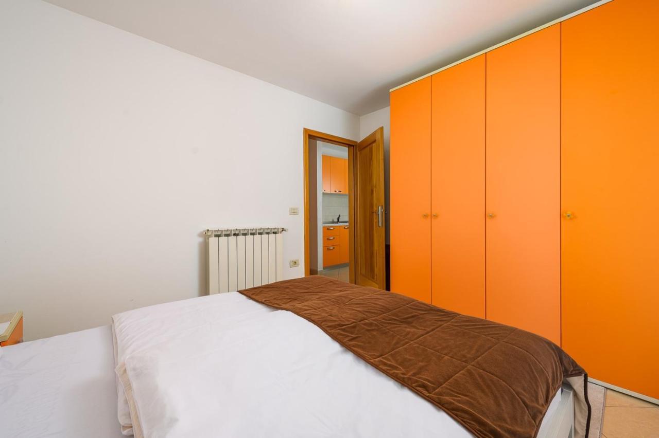 House With Apartments Dragica Umag Luaran gambar